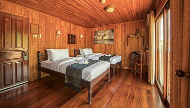 DELUXE CABINS DELUXE CABINS