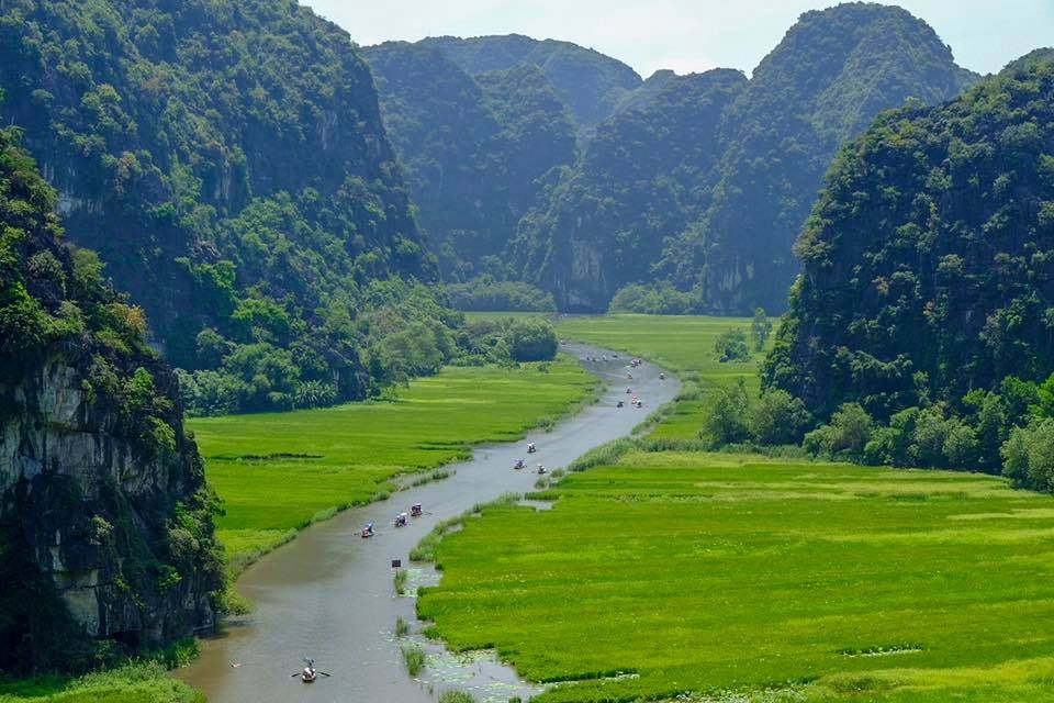 Complete Guide to Boat Tours in Ninh Binh - Ảnh 1 Complete Guide to Boat Tours in Ninh Binh - Ảnh 1