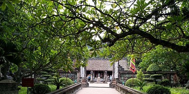 Hoa Lu – Tam Coc Day Trip