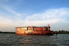 4-Day Mekong Eyes Cruise: Saigon to Phnom Penh | Vietnam & Cambodia