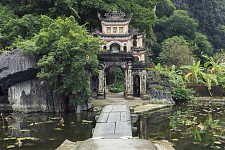 Hoa Lu – Tam Coc Day Trip