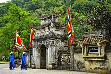 Hoa Lu – Tam Coc Day Trip