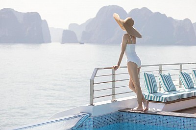 Top Luxury & Highest-Rated Halong Bay Cruises for 2026: An In-Depth Guide