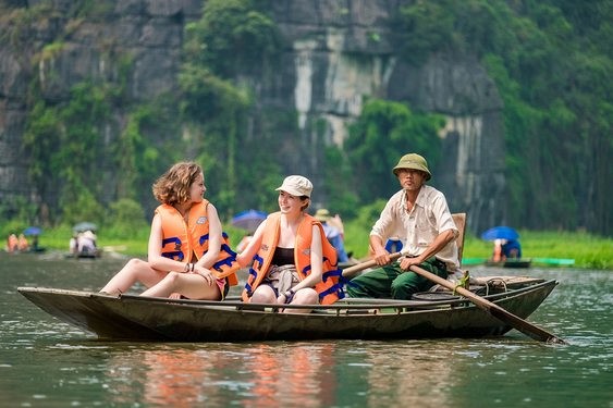 Kid-Friendly Activities in Vietnam: Best Things to Do for Families Traveling with Kids - Ảnh 2 Kid-Friendly Activities in Vietnam: Best Things to Do for Families Traveling with Kids - Ảnh 2