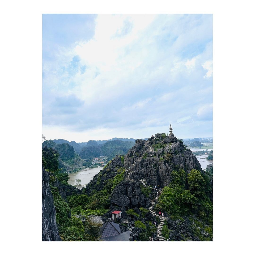 Ninh Binh or Halong Bay: Which Should You Visit - Ảnh 9 Ninh Binh or Halong Bay: Which Should You Visit - Ảnh 9