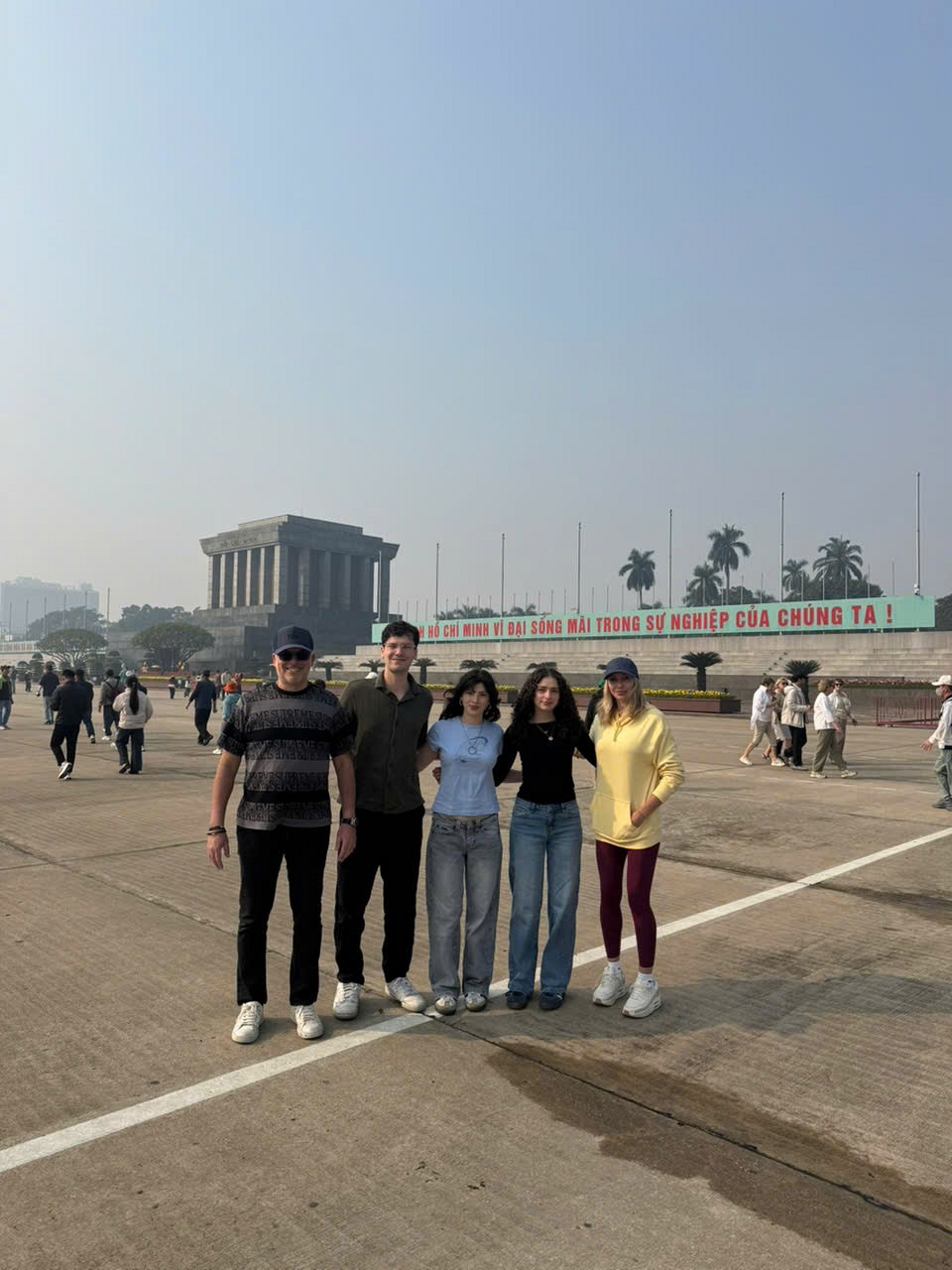 Private vs Group Tours in Vietnam - Ảnh 1 Private vs Group Tours in Vietnam - Ảnh 1