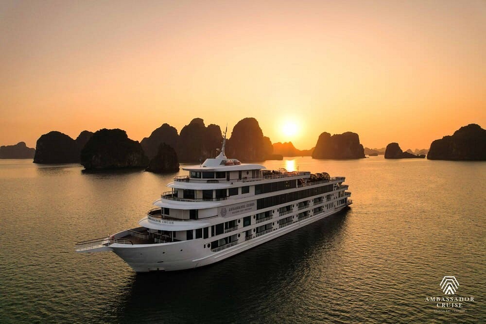 Top Luxury & Highest-Rated Halong Bay Cruises for 2026: An In-Depth Guide - Ảnh 3