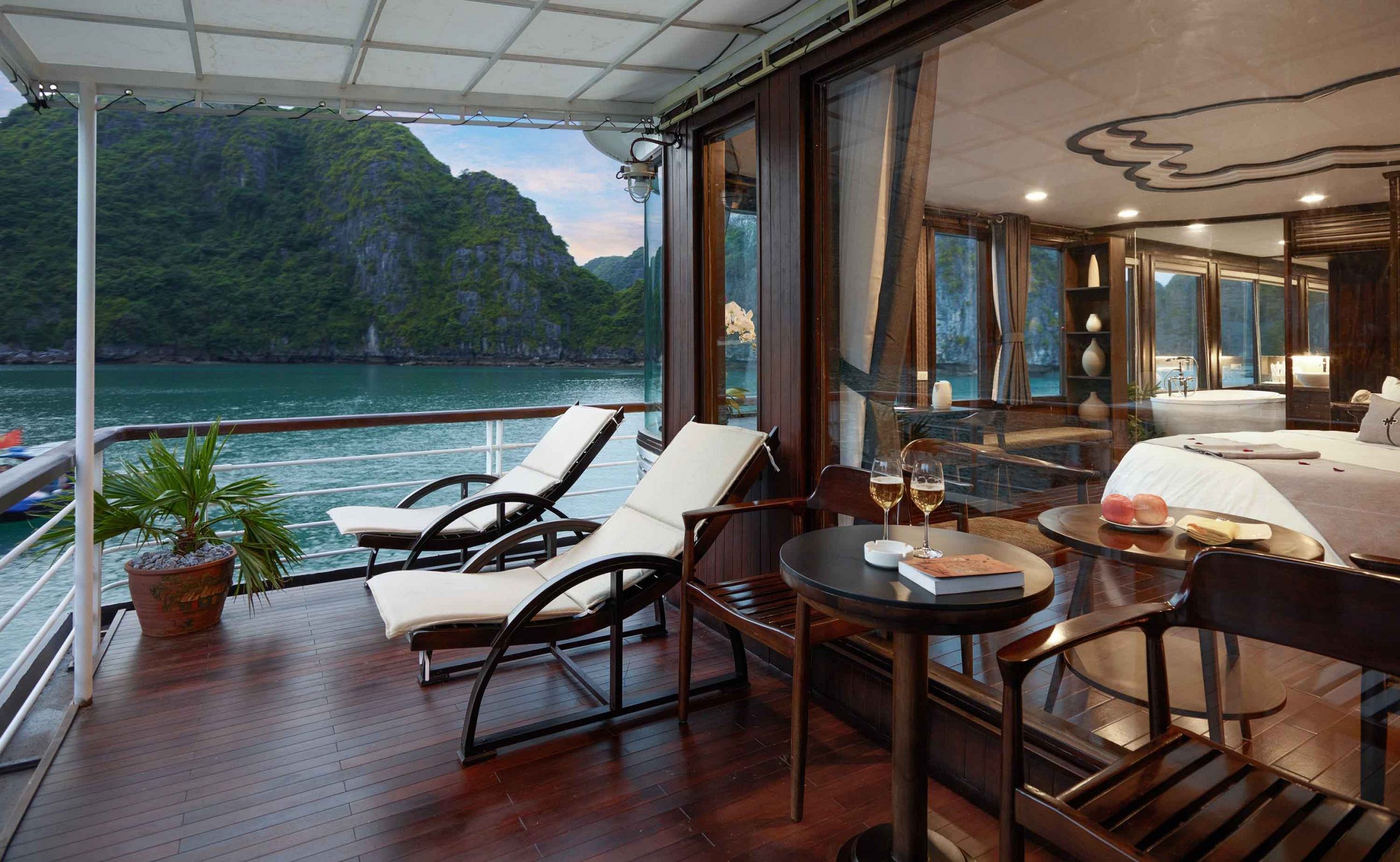 Top Luxury & Highest-Rated Halong Bay Cruises for 2026: An In-Depth Guide - Ảnh 10