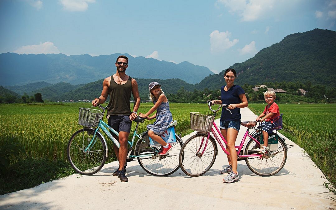 Vietnam with Kids: 10 Amazing Family-Friendly Destinations to Explore - Ảnh 1
