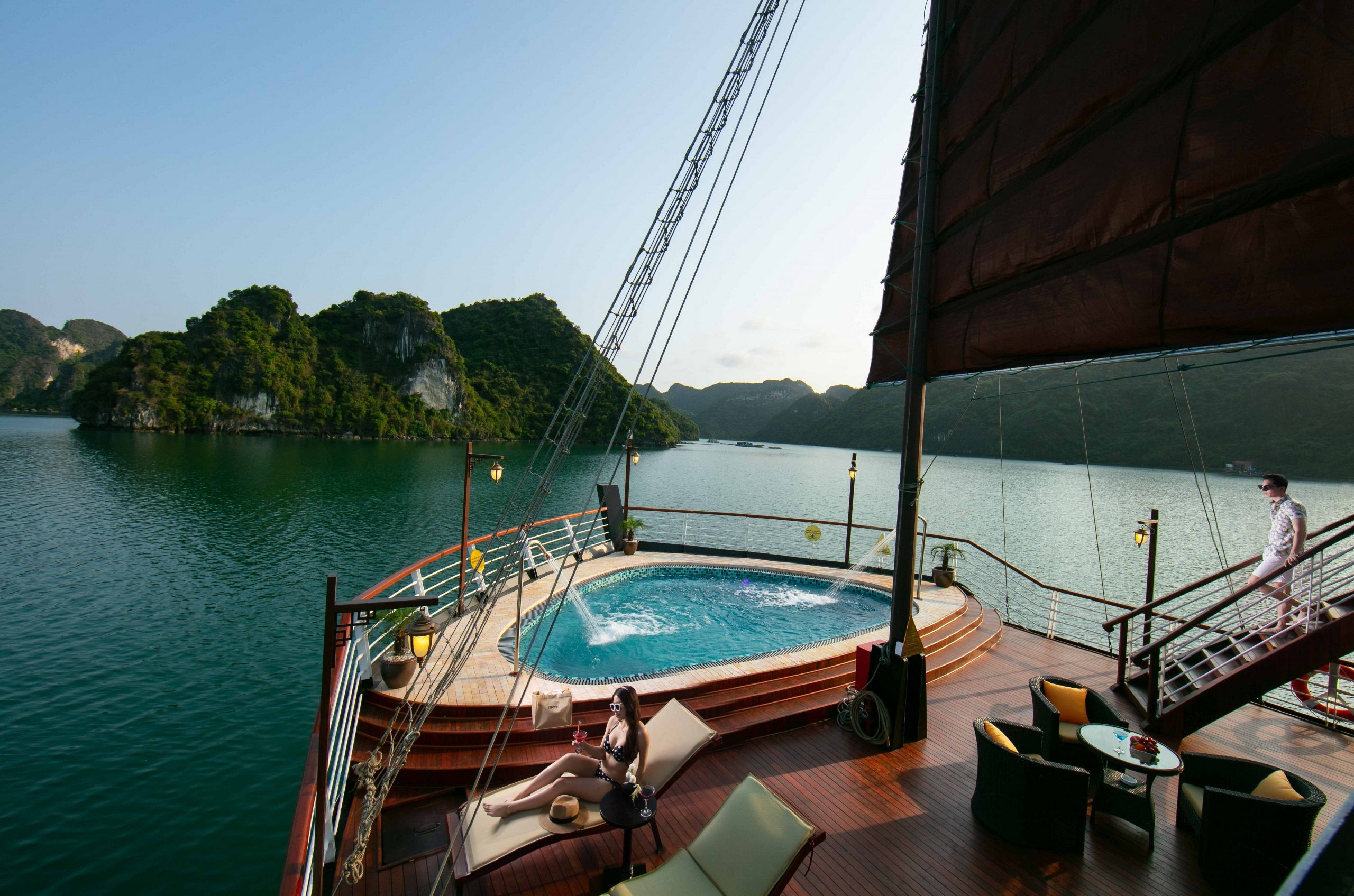 What to Expect on Your First Halong Bay Cruise - Ảnh 8 What to Expect on Your First Halong Bay Cruise - Ảnh 8